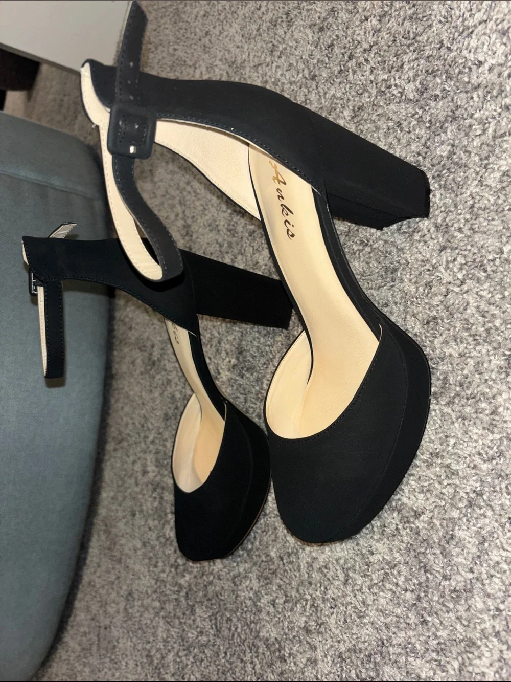 Ankis chic black